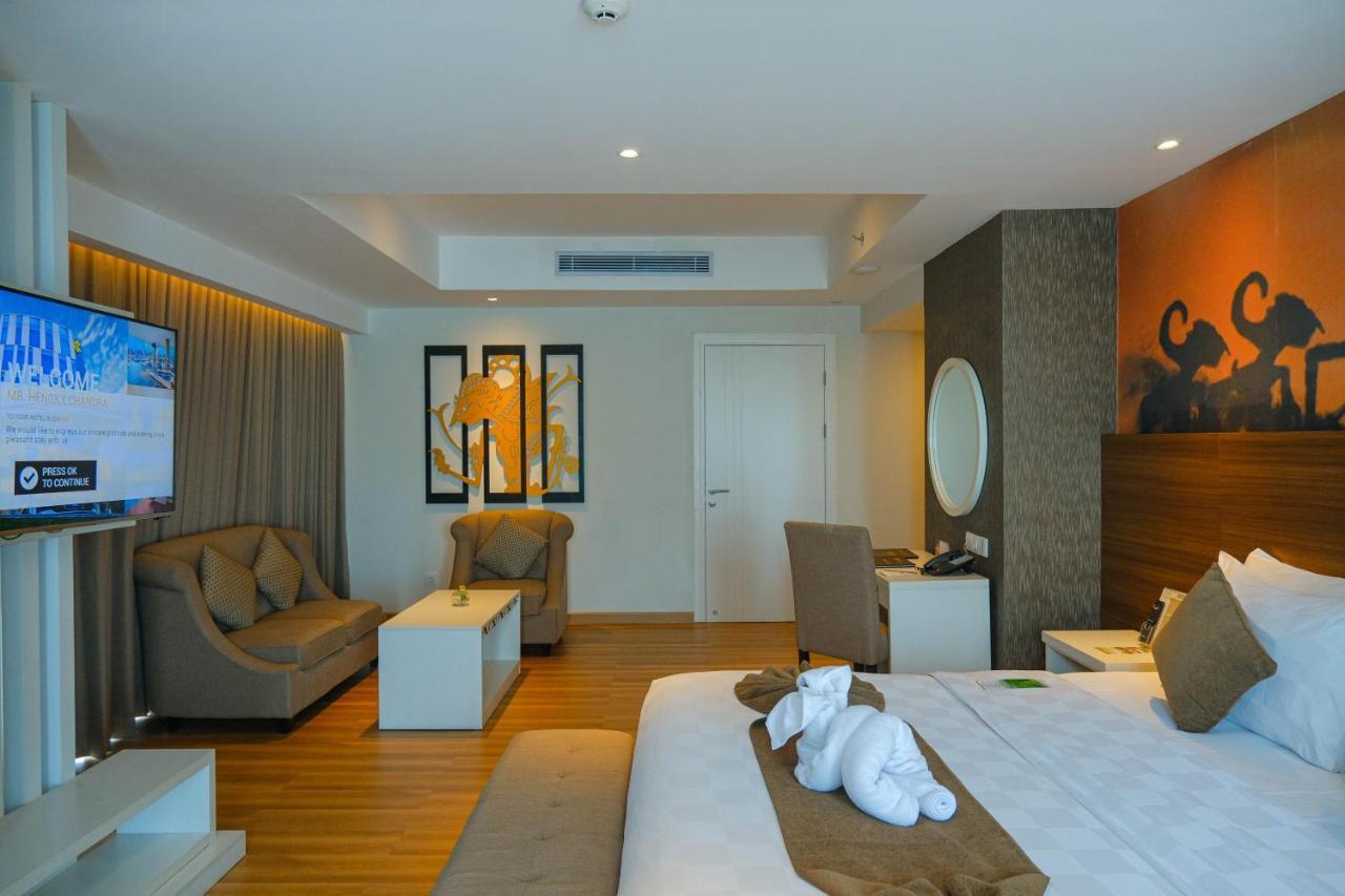 Platinum Adisucipto Hotel & Conference Center Kalasan Ngoại thất bức ảnh