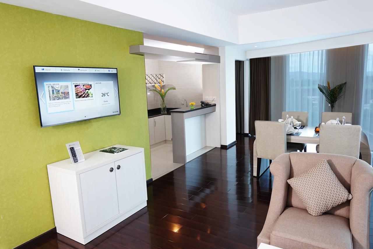 Platinum Adisucipto Hotel & Conference Center Kalasan Ngoại thất bức ảnh