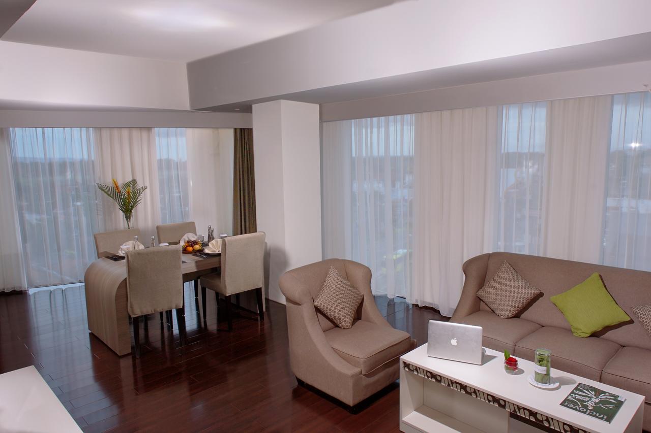 Platinum Adisucipto Hotel & Conference Center Kalasan Ngoại thất bức ảnh