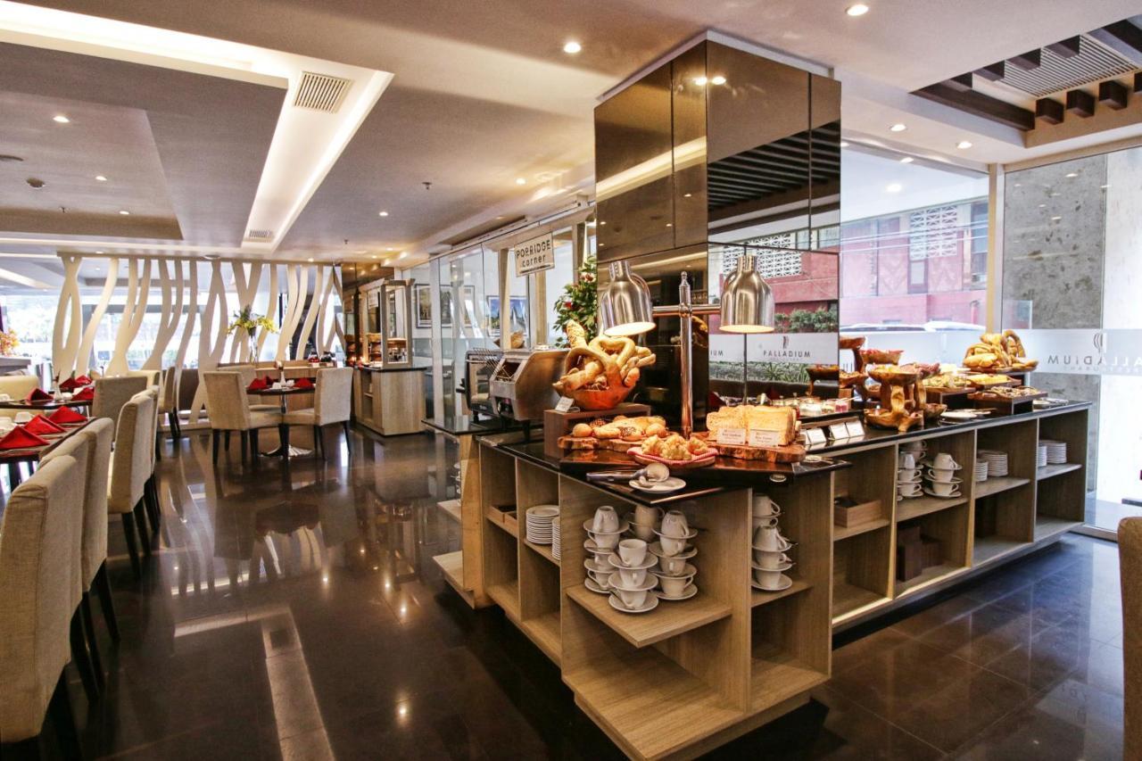 Platinum Adisucipto Hotel & Conference Center Kalasan Ngoại thất bức ảnh