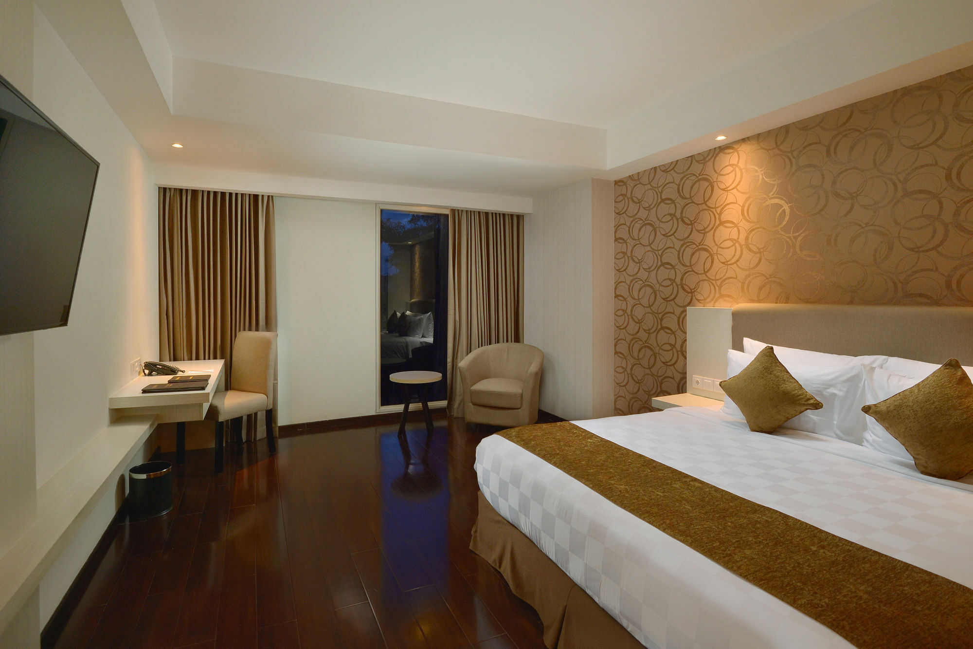 Platinum Adisucipto Hotel & Conference Center Kalasan Ngoại thất bức ảnh