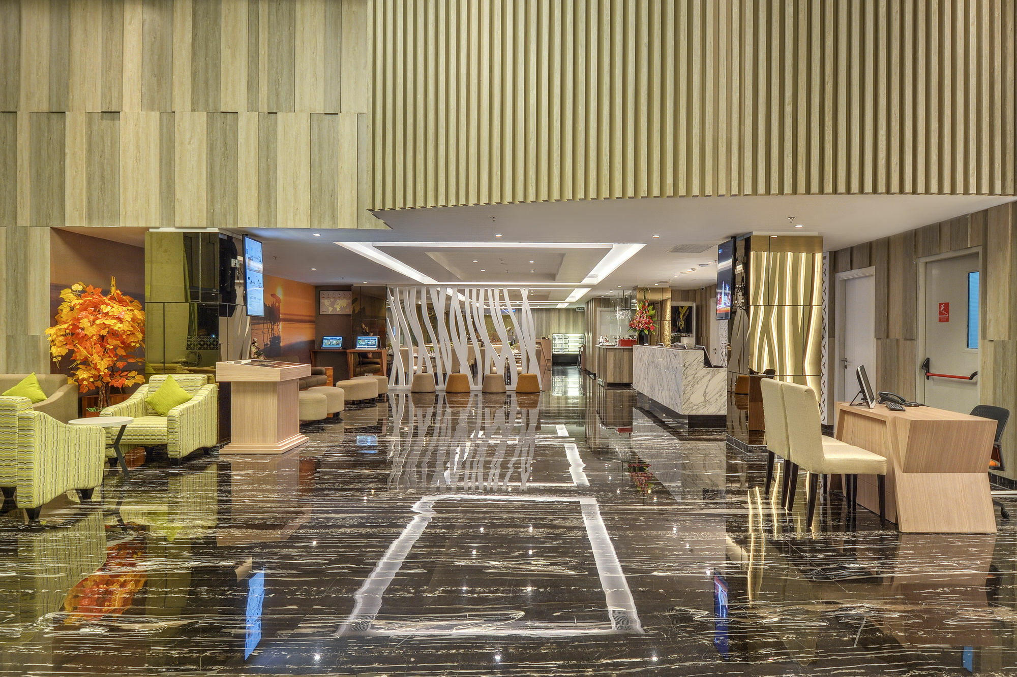 Platinum Adisucipto Hotel & Conference Center Kalasan Ngoại thất bức ảnh
