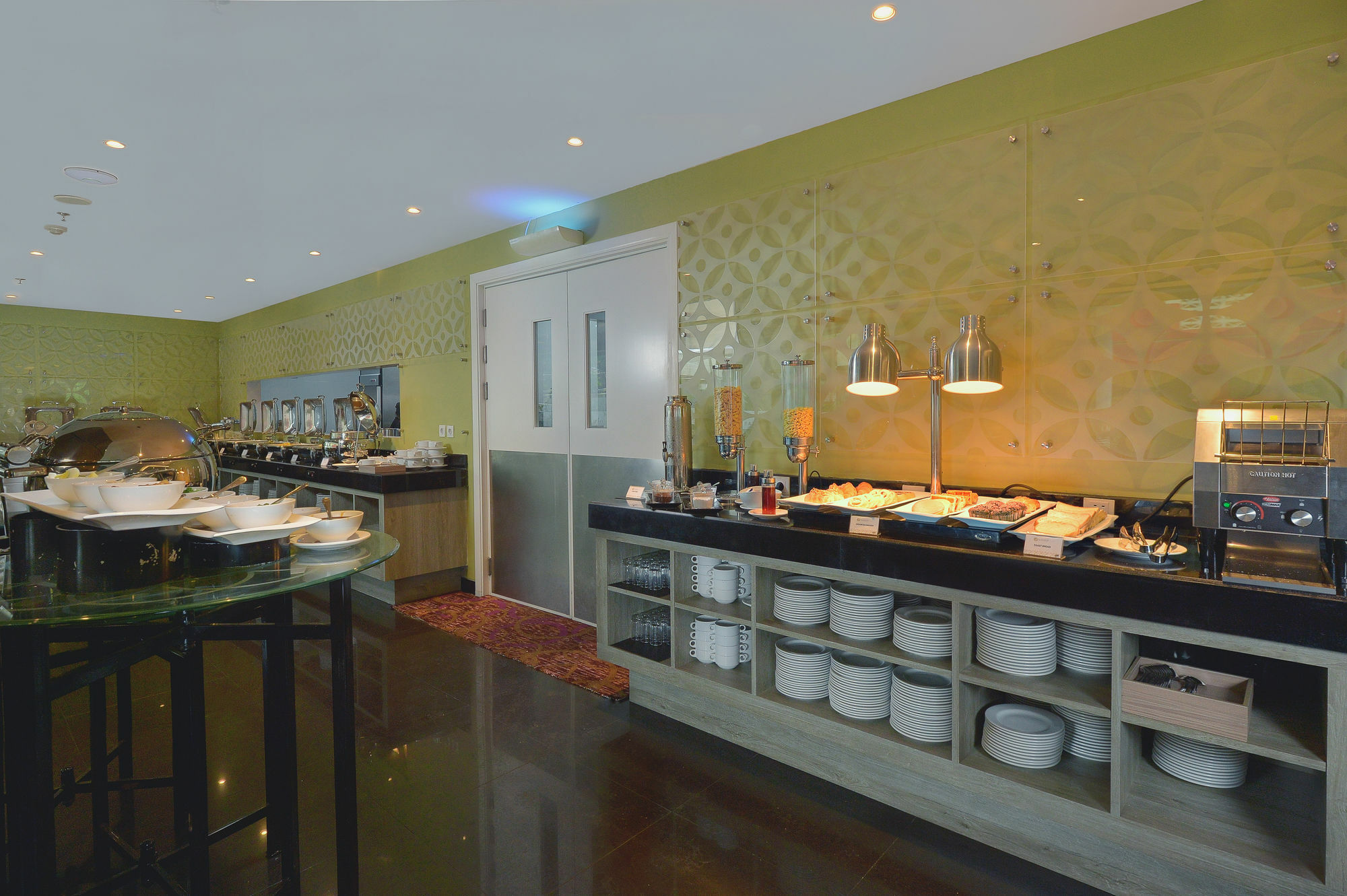 Platinum Adisucipto Hotel & Conference Center Kalasan Ngoại thất bức ảnh